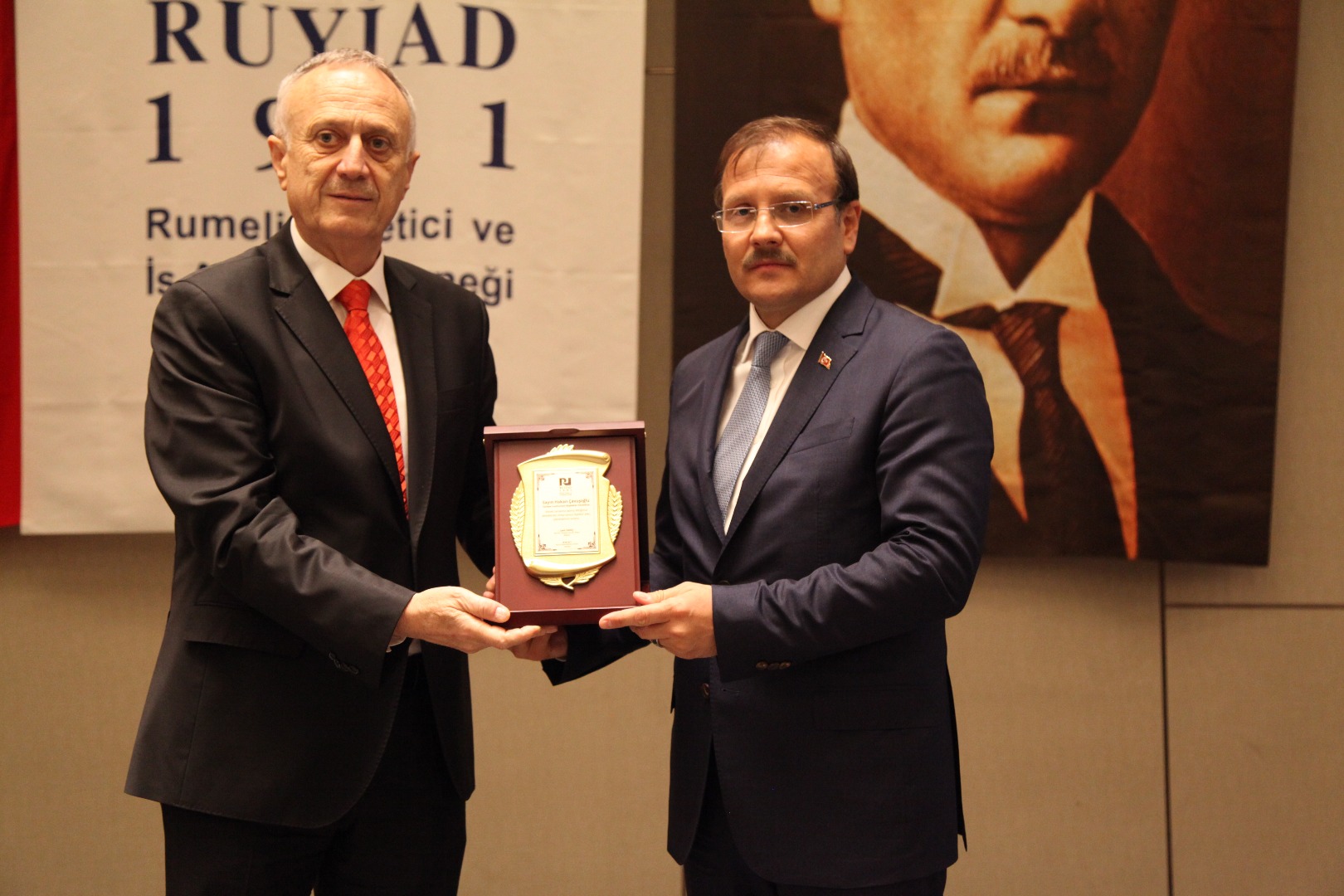 Başbakan Yardımcısı Hakan Çavuşoğlu onuruna akşam yemeği düzenledik.