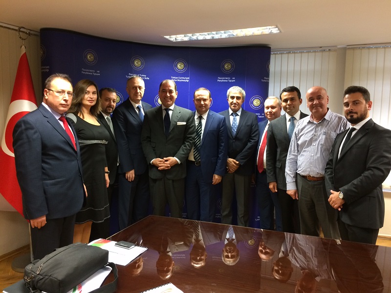 Bulgaristan Sofya Büyükelçimiz Sayın Süleyman Gökçe, RUYİAD Yönetim Kurulu tarafından makamında ziyaret edildi.